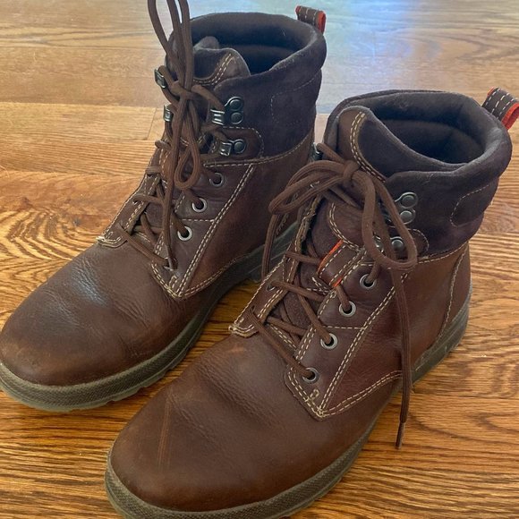 Clarks Other - Clarks Leather Lace up/ High-top boots